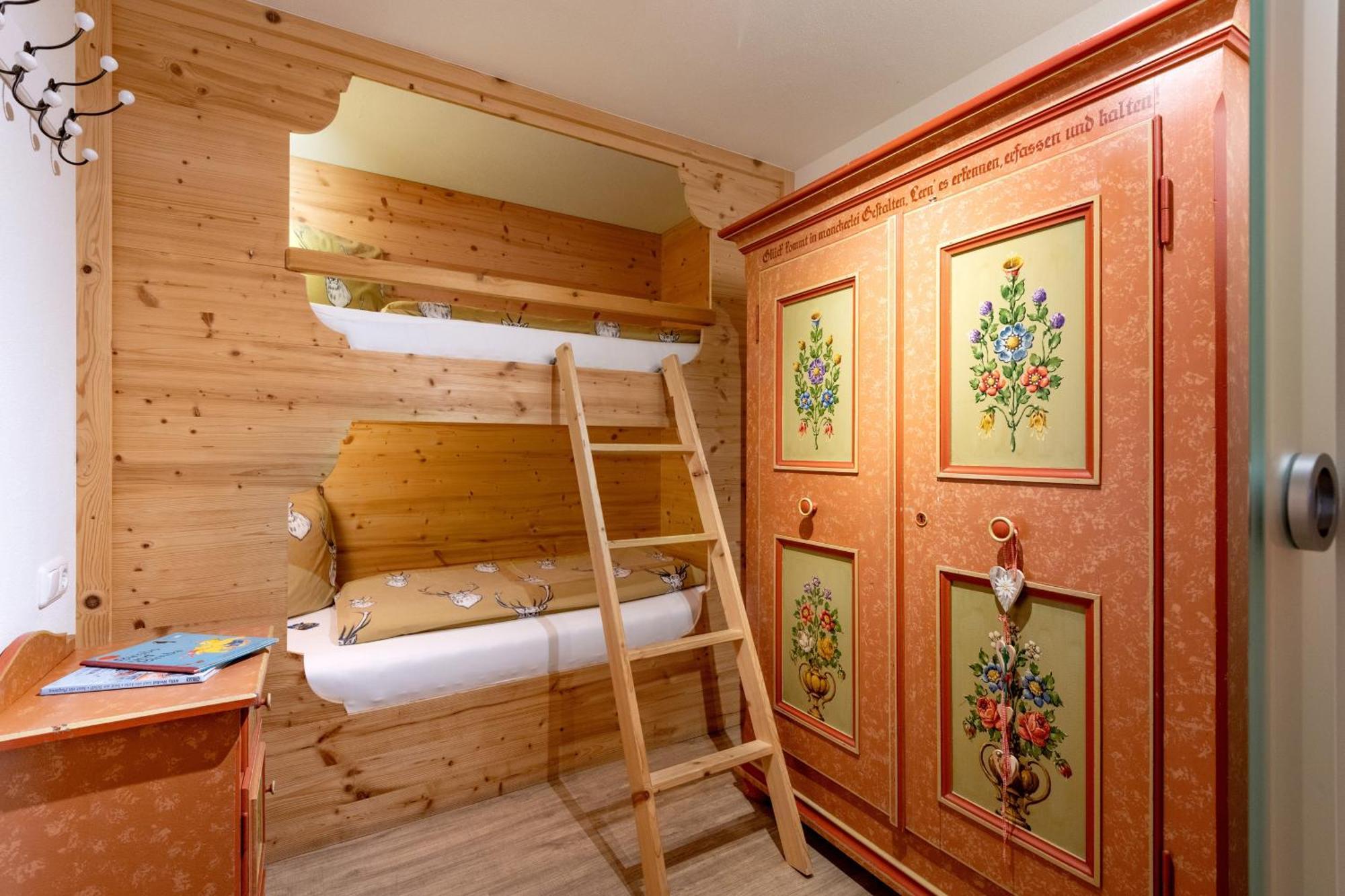 Narzenhof Wellness Chalets, Familien & Luxus Apartments Am Bauernhof Sankt Johann in Tirol Buitenkant foto